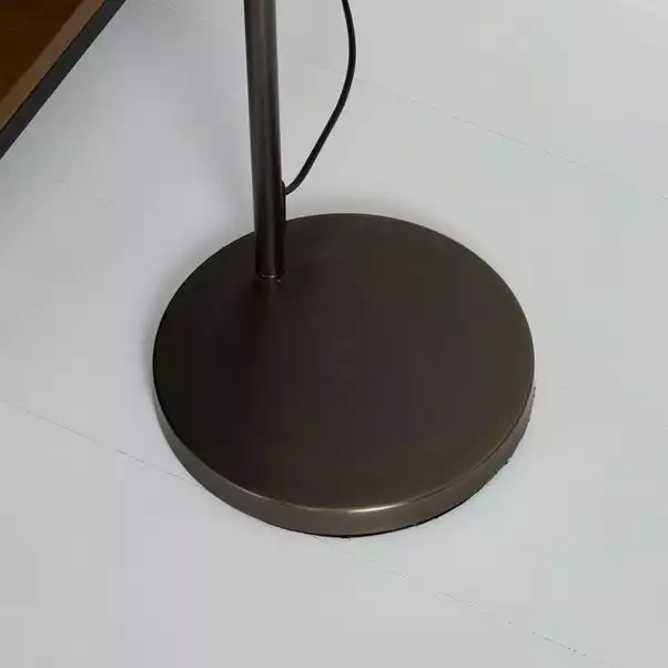 Dunelm Marsden Industrial Floor Lamp 6 Dunelm Marsden Industrial Floor Lamp - Image 4