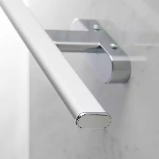 Vogue Lighting Vogue Moda LED Bathroom Wall Light Chrome 7 Vogue Lighting Vogue Moda LED Bathroom Wall Light Chrome - Image 5