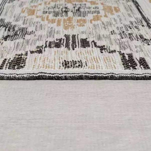 Dunelm Global Reversible Indoor Outdoor Rug 5 Dunelm Global Reversible Indoor Outdoor Rug - Image 3